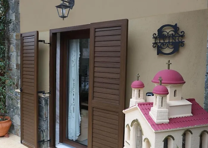 Skyrian Living * Neos Panteleimonas